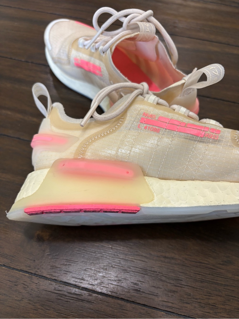 Adidas NMD_V3 Wonder White Pink Boost Sneakers Women’s Size 7 GX5785 - Picture 3 of 14